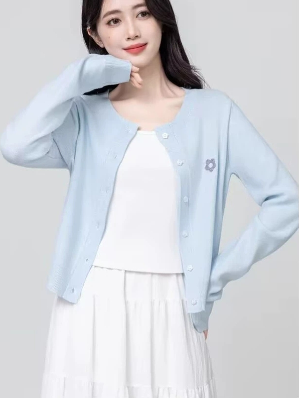 短款奶蓝色圆领针织开衫外套女2025春秋新款法式温柔长袖外搭上衣|undefined