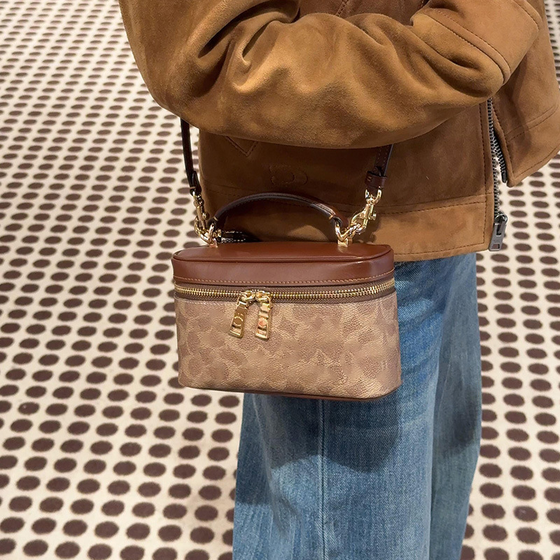 [High Quality] C Rainer 18 Box Bag 2026 New Makeup Bag Mini Shoulder Crossbody Bag