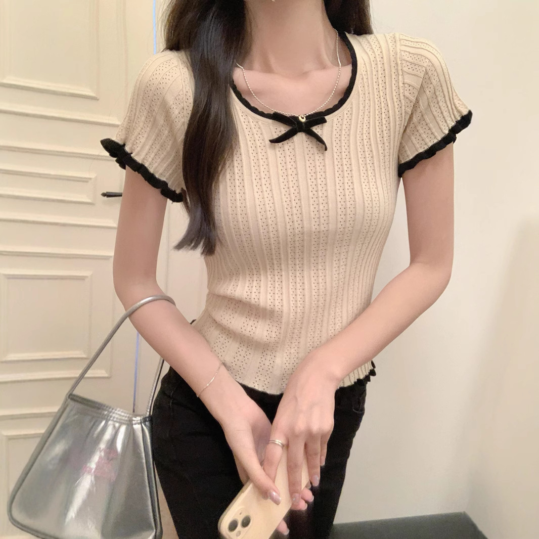 Apricot knitted short fashionable T-shirt with bow