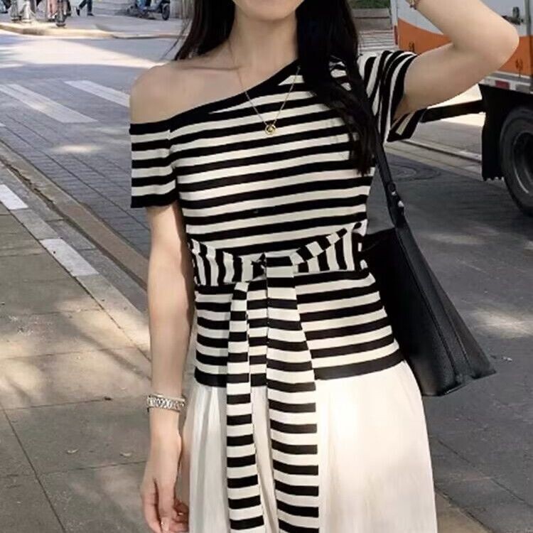 Trendy Summer Style Asymmetrical Shoulder Strap Non-Detachable Slimming Top 2026 New Korean Style Short-Sleeve Knit Blouse Trendy Summer Style Asymmetrical Shoulder Strap Non-Detachable Slimming Top 2026 New Korean Style Short-Sleeve Knit Blouse