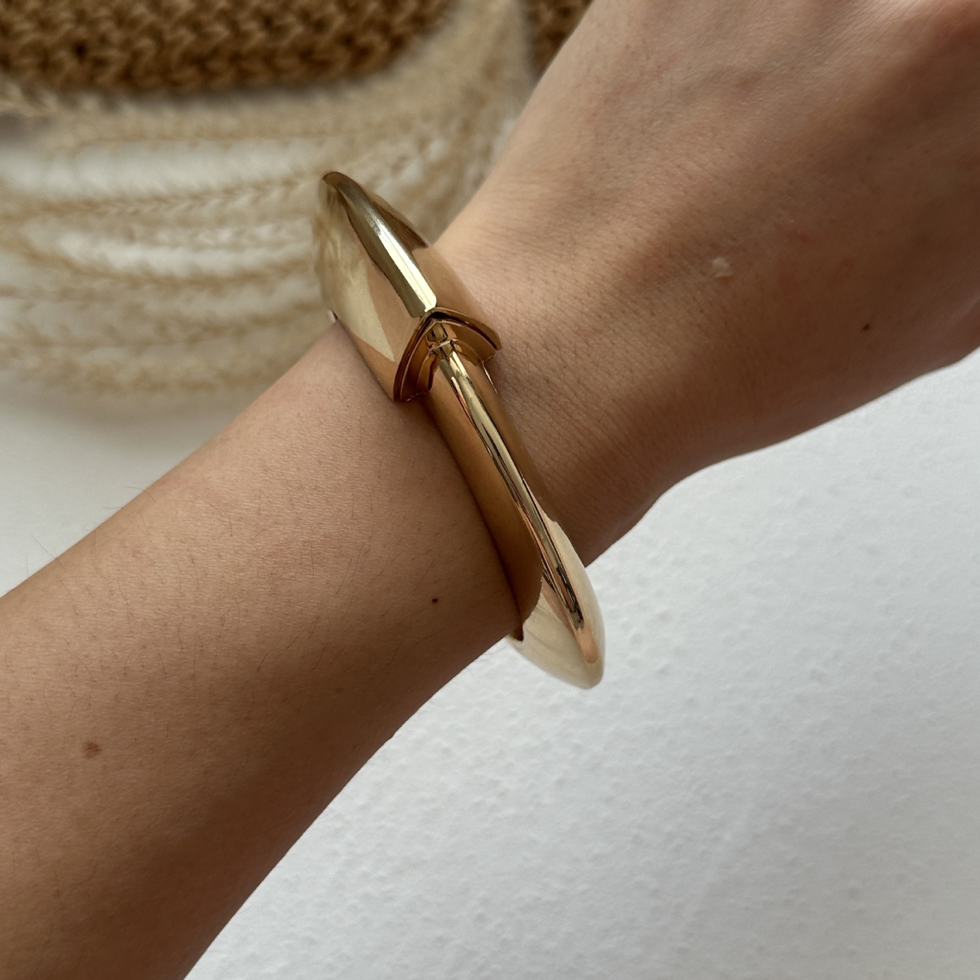 65g Weight Bangle Classification Alloy Chain Material 1 Piece Quantity Casual, Daily Occasion Alloy Material Solid Color Pattern Women's Gender Plating Design Elegant, Vintage Style Style Coffee, Gold Color Elegant Vintage Style Solid Color Alloy Wholesale Bangles 15