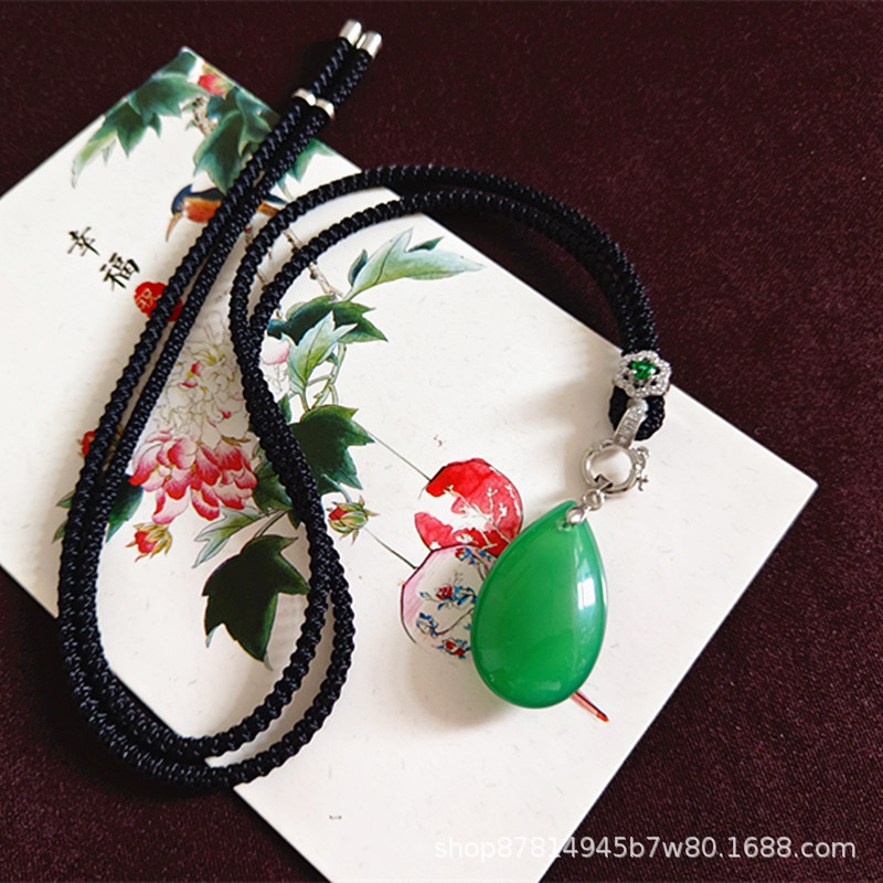 은색 금속 고급 로프가 있는 녹색 칼세도니 물방울(약 31*18mm)