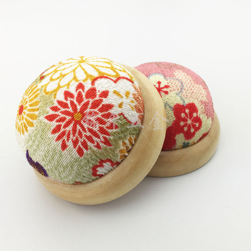 Ventas directas de fábrica con fondo de madera de estilo japonés, inserto de aguja, bolsa de puntada de bricolaje, accesorios de herramientas de costura de tela, punto de cruz, colocador de agujas