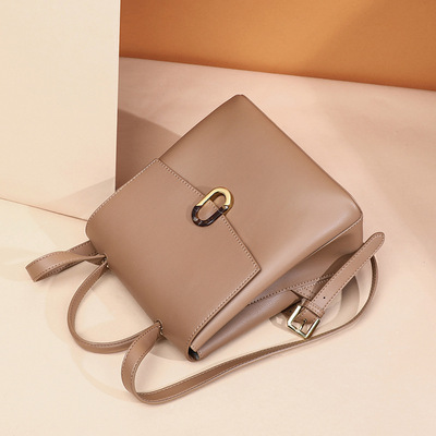 包包女包2022新款时尚真皮大容量纯色书包女双肩背包女款双肩包潮