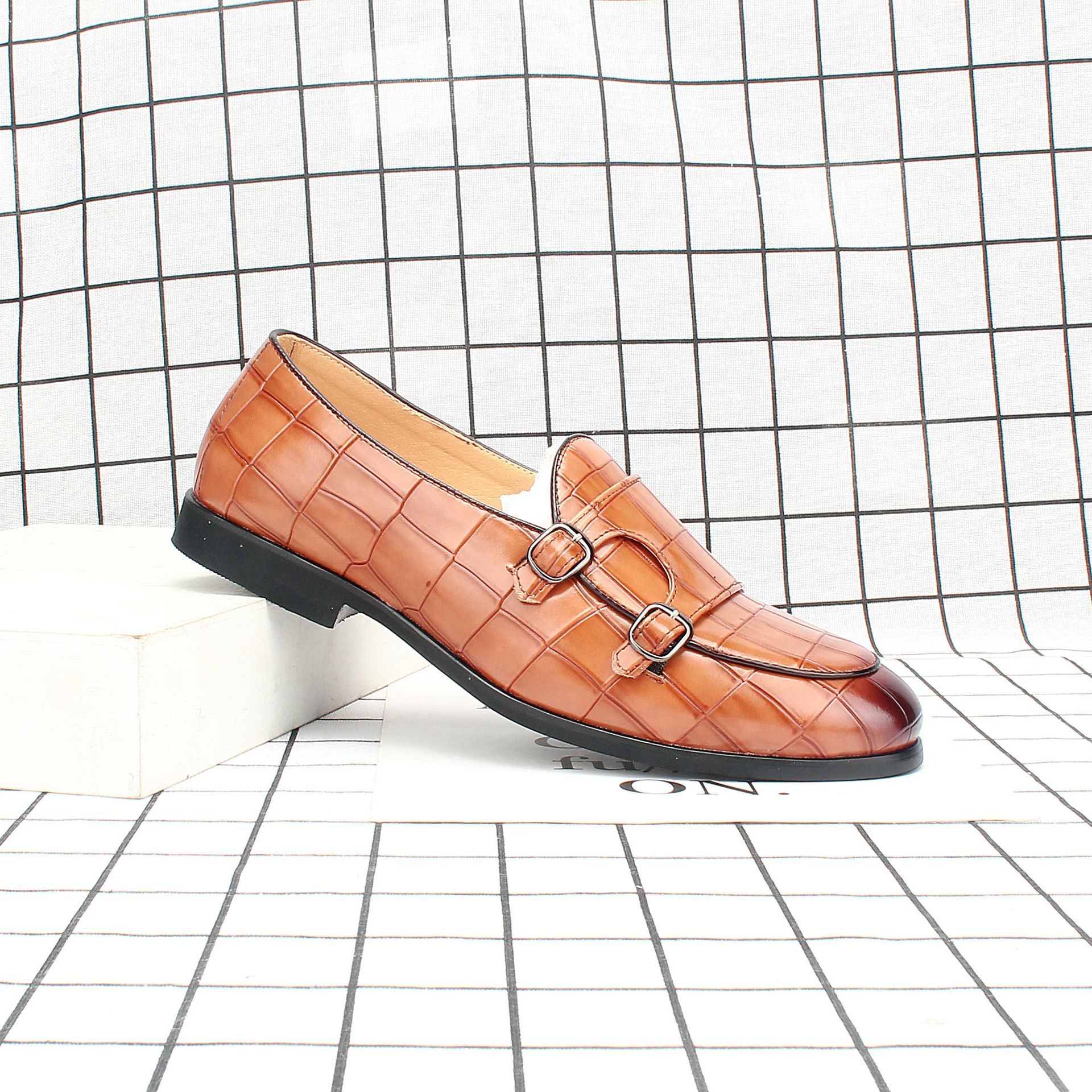 ��Ƥ��Ь��ʿ����ƤЬ��ʱ��͸��Ь����һ�ŵ��׽����е�Ь��283