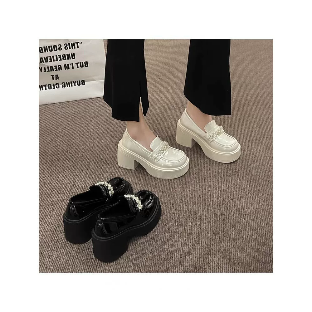 Ретро-модные жемчужины с юбками, маленькие кожаные туфли, универсальные женские туфли на плоской подошве на толстом каблуке в корейском стиле, новые весенние и осенние стили 2024 года.