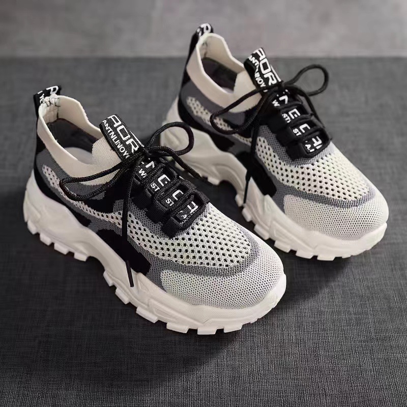 Zapatos de calcetines de tejido volador mujeres primavera y otoño 2023 nuevo estilo Harajuku viento corriendo ligero elástico transpirable zapatos deportivos casuales