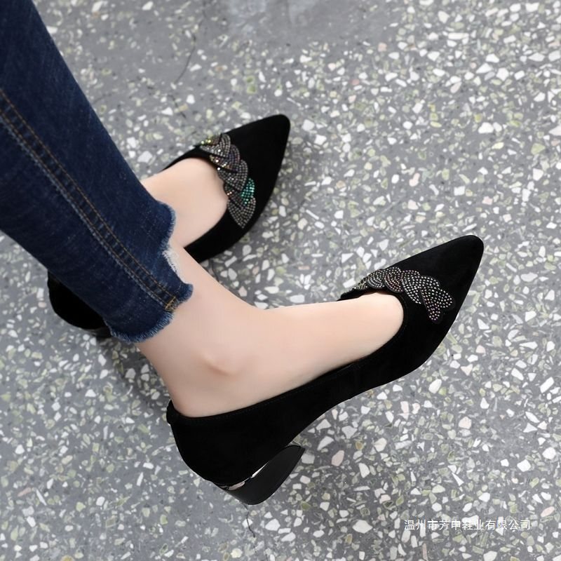 Women's flat shoes for mothers, autumn and winter style, rhinestone flat shallow single shoes, women's autumn chunky heel shoes for mother-in-law Women's flat shoes for mothers, autumn and winter style, rhinestone flat shallow single shoes, women's autumn chunky heel shoes for mother-in-law