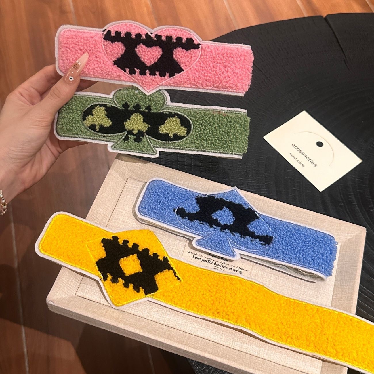 Creative and quirky poker card-shaped long strip magic tape, cute and soft, for girls to use for tidying up bangs and stray hair while washing face or applying makeup