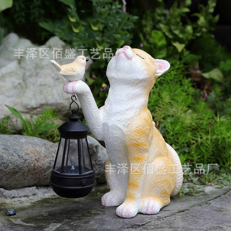 国境を越えた可愛らしい子猫のペンダントライト飾り、屋外庭園、店舗、クリエイティブなシーンの装飾、動物工芸品