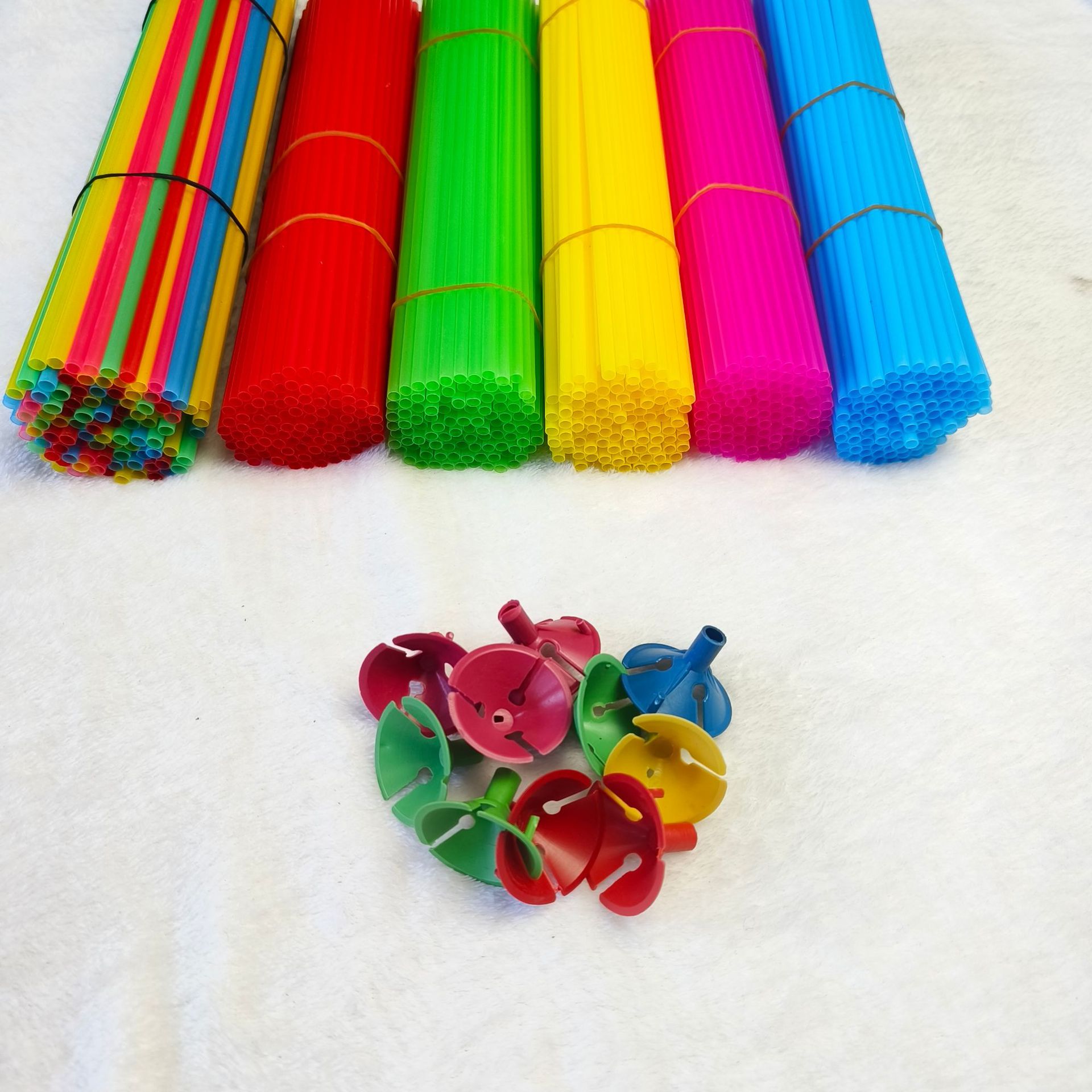 Fábrica al por mayor engrosada globo varilla soporte accesorios de plástico alargado engrosado globo varilla macaron color boda diseño