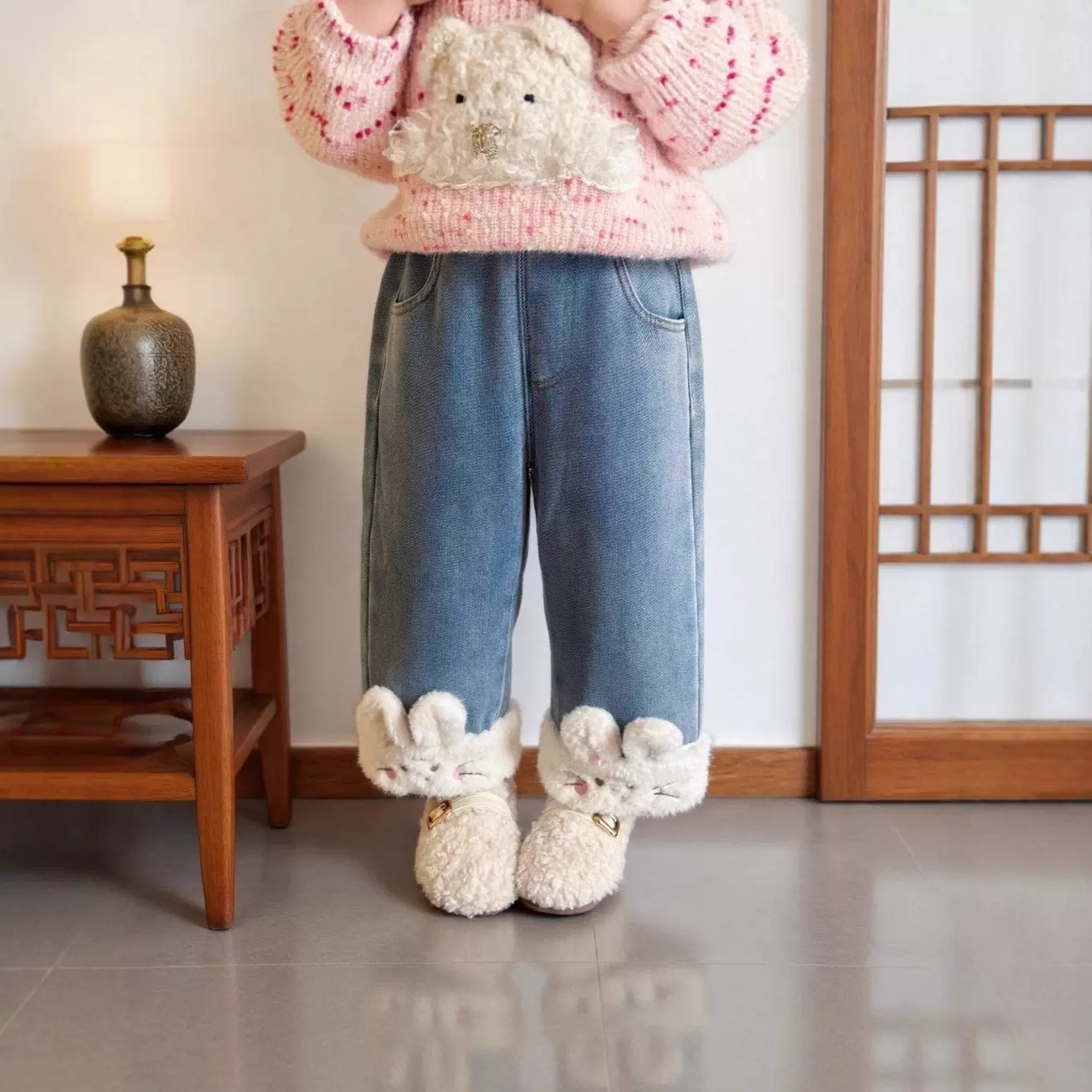 女童加绒牛仔裤2025冬季炸街女宝宝一体绒加厚直筒裤卡通兔子长裤
