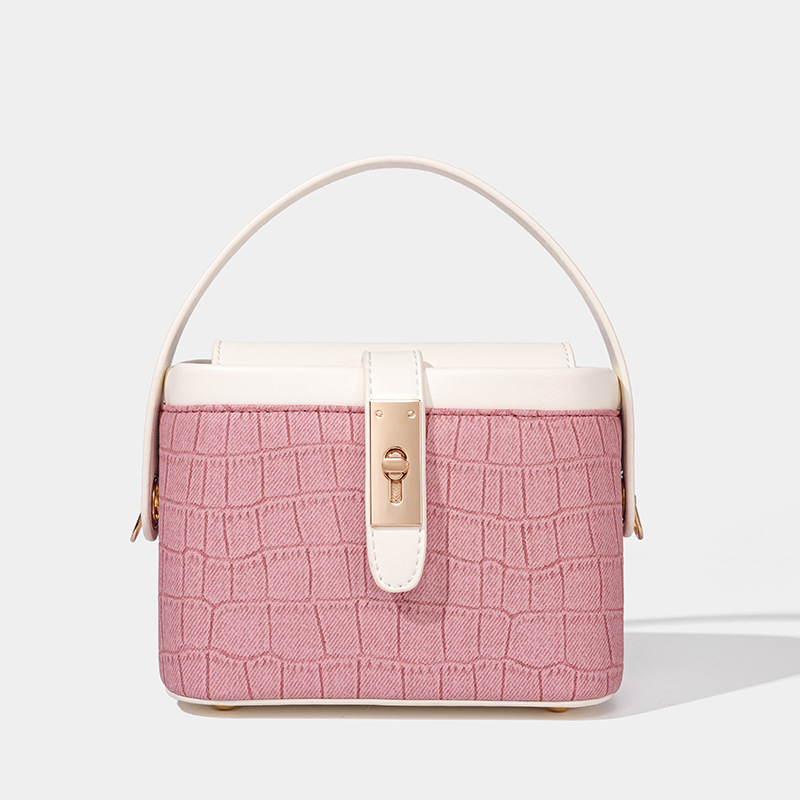 핑크 악어 패턴