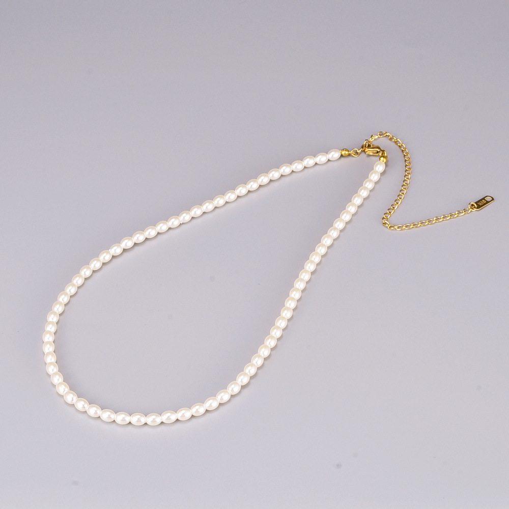 Fashion Millet Bead Titanium Steel Plated 18k Gold Clavicle Chain Necklace display picture 1