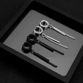 耳钉;耳环;唇饰