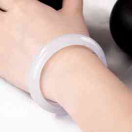 白月光玉镯冰种玉髓手镯女荔枝冻玛瑙叮当镯翡翠年轻款镯子水沫子