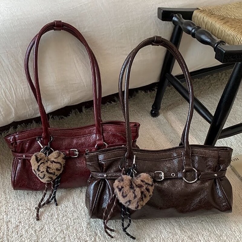 Korean-style vintage oil wax leather tote bag, high-end underarm baguette bag, 2026 new fashion versatile shoulder bag Korean-style vintage oil wax leather tote bag, high-end underarm baguette bag, 2026 new fashion versatile shoulder bag