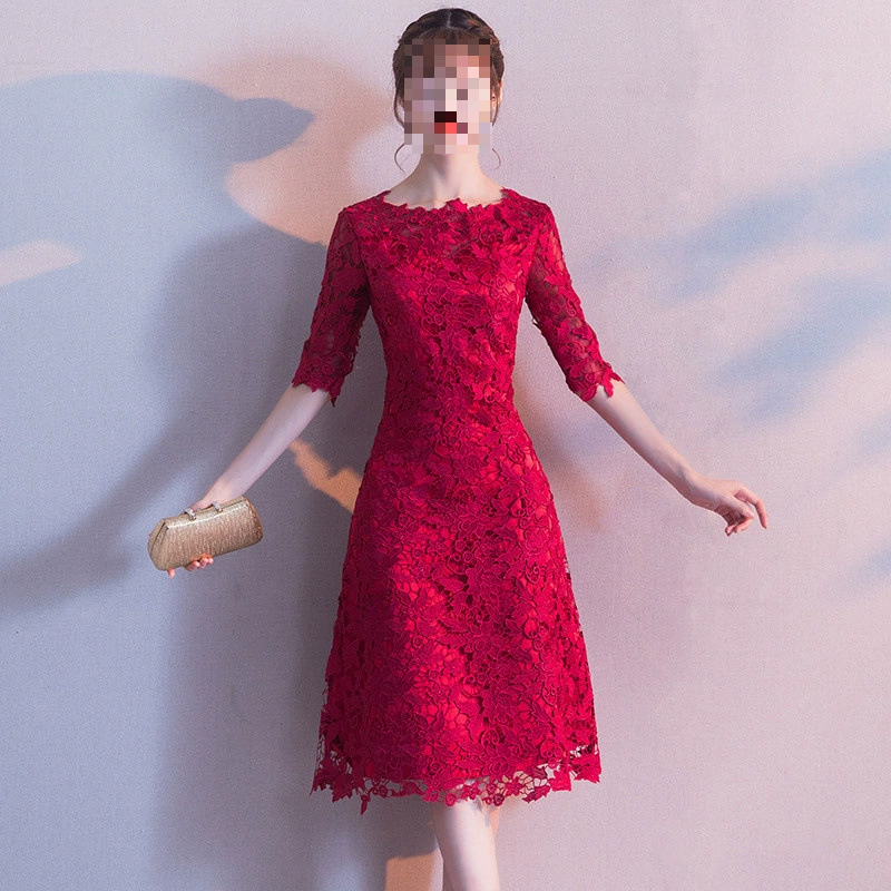 Платье для невесты Z3J можно носить как китайское платье средней длины для молодых девушек, которые хотят выйти замуж в кружевном стиле чонсам.