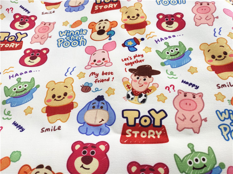 漫画の布の細いキャンバスのプリントの手作りのdiyの生地のソファーは布をかぶせて寮のテーブルクロスの3目のベリーの熊を包みます。|undefined