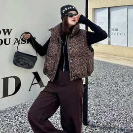 美式潮流豹纹羽绒马甲女2025秋冬时尚洋气坎肩白鸭绒背心保暖外套