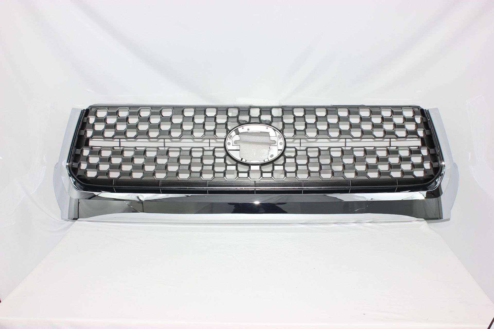Suitable for 14-21 Toyota Tundra Front Grille Electroplated Grille Front Bumper Air Intake Grille 53101-0C021