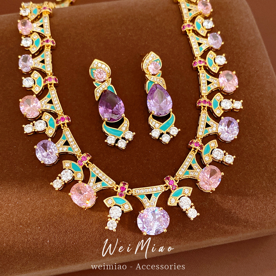 Goteo de aceite de piedra de diamante elíptico empalme collar de fichaje ligero lujo nicho cadena de clavícula estilo palacio conjunto de joyas exquisitas