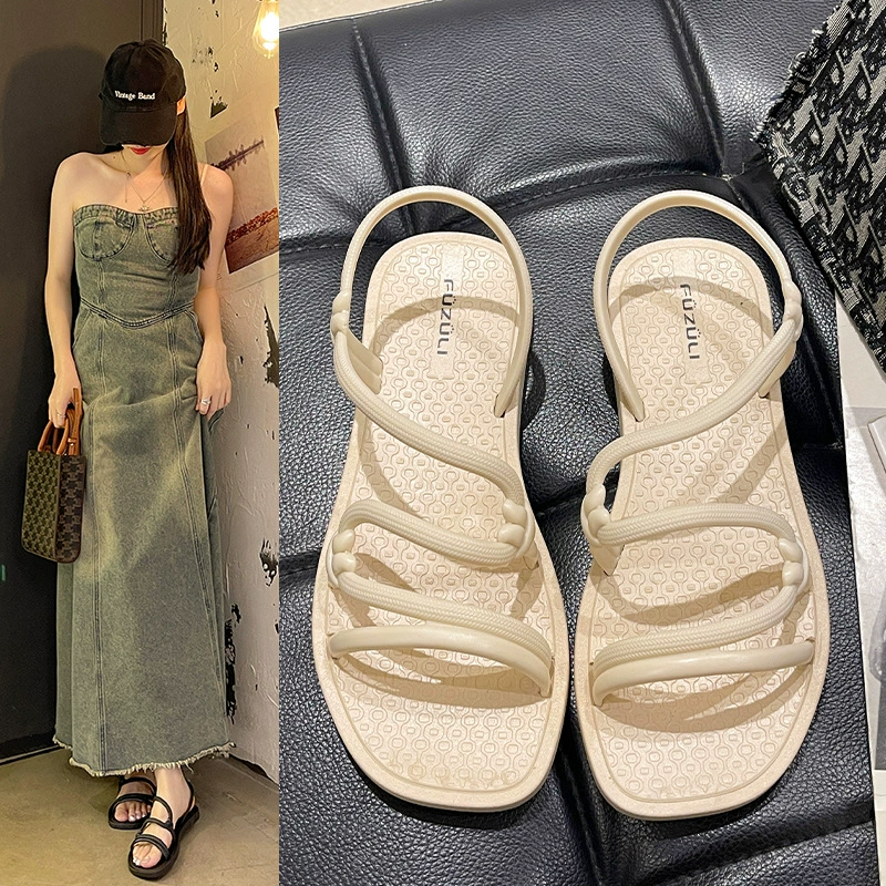 Французские квадратные сандалии женские новые летние наружные модные феи ветра с юбкой ножки плоские римские холодные тапочки