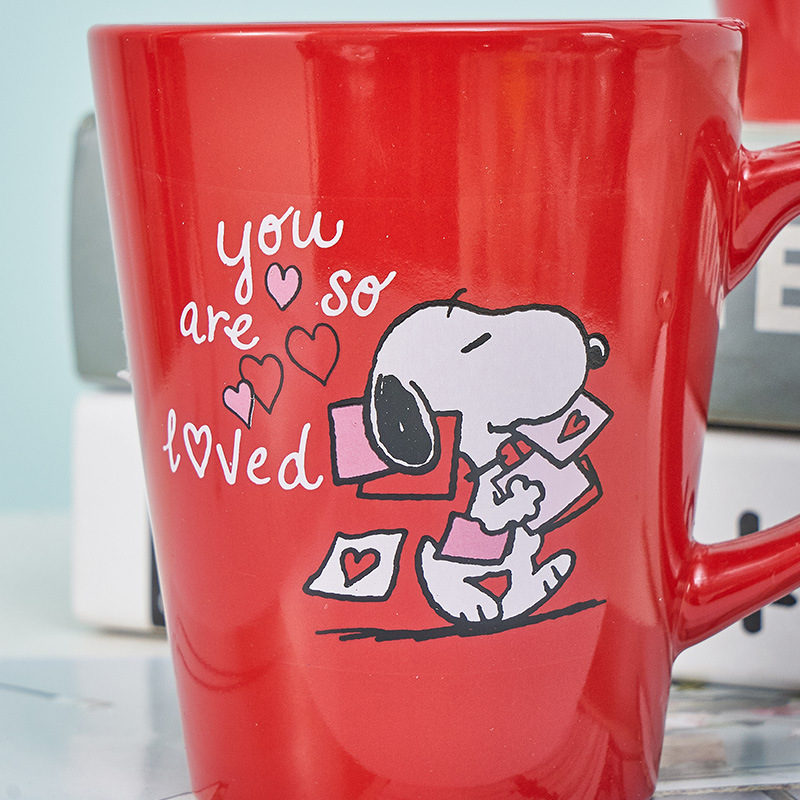 Simple ins estilo alto-aspecto taza cónica de dibujos animados pareja Taza de cerámica de alta temperatura calcomanías hogar taza de agua