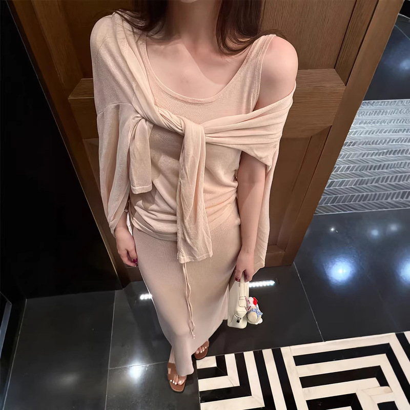 French-style gentle ice silk three-piece set with camisole and cardigan, relaxed high-waisted drapey wide-leg skirt-pants casual suit for women French-style gentle ice silk three-piece set with camisole and cardigan, relaxed high-waisted drapey wide-leg skirt-pants casual suit for women