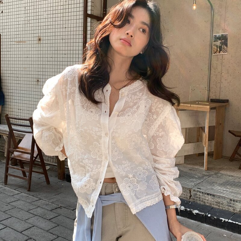 Lemon Green Tea French Romantic Style Lace Hollow-Out Shirt for Women 2026 Spring Light Luxury Design Top