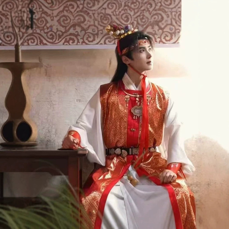 Ming Dynasty Hanfu square-collar brocade top with gold embroidery, layered with the character "happy" and phoenix motifs, Jia Baoyu cosplay costume, checkered brocade top Ming Dynasty Hanfu square-collar brocade top with gold embroidery, layered with the character "happy" and phoenix motifs, Jia Baoyu cosplay costume, checkered brocade top