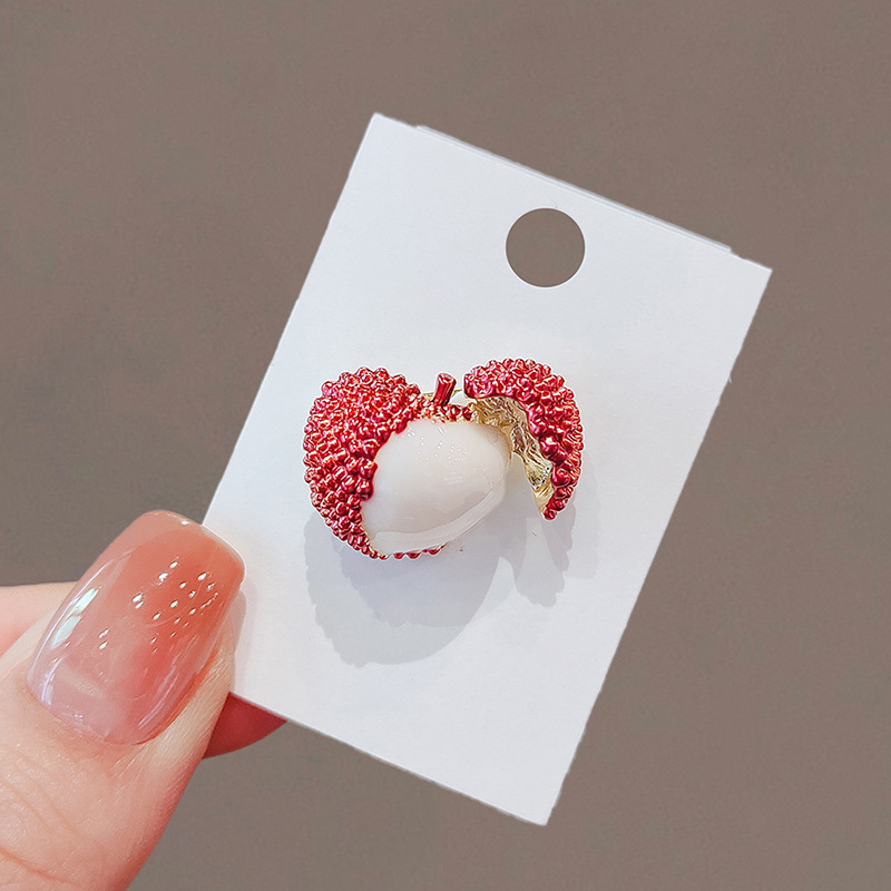 Small Niche Cute Lychee Anti-exposure Brooch High-end Women's Corsage Suit Sweater Pin Accessories Fixed Clothes