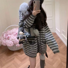 秋冬季新款甜酷辣妹毛毛连帽大毛领条纹针织毛衣开衫女装撞色时尚