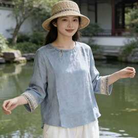圆领盘扣刺绣提花缎面T恤女2026新款新中式女装套头中袖外搭小衫