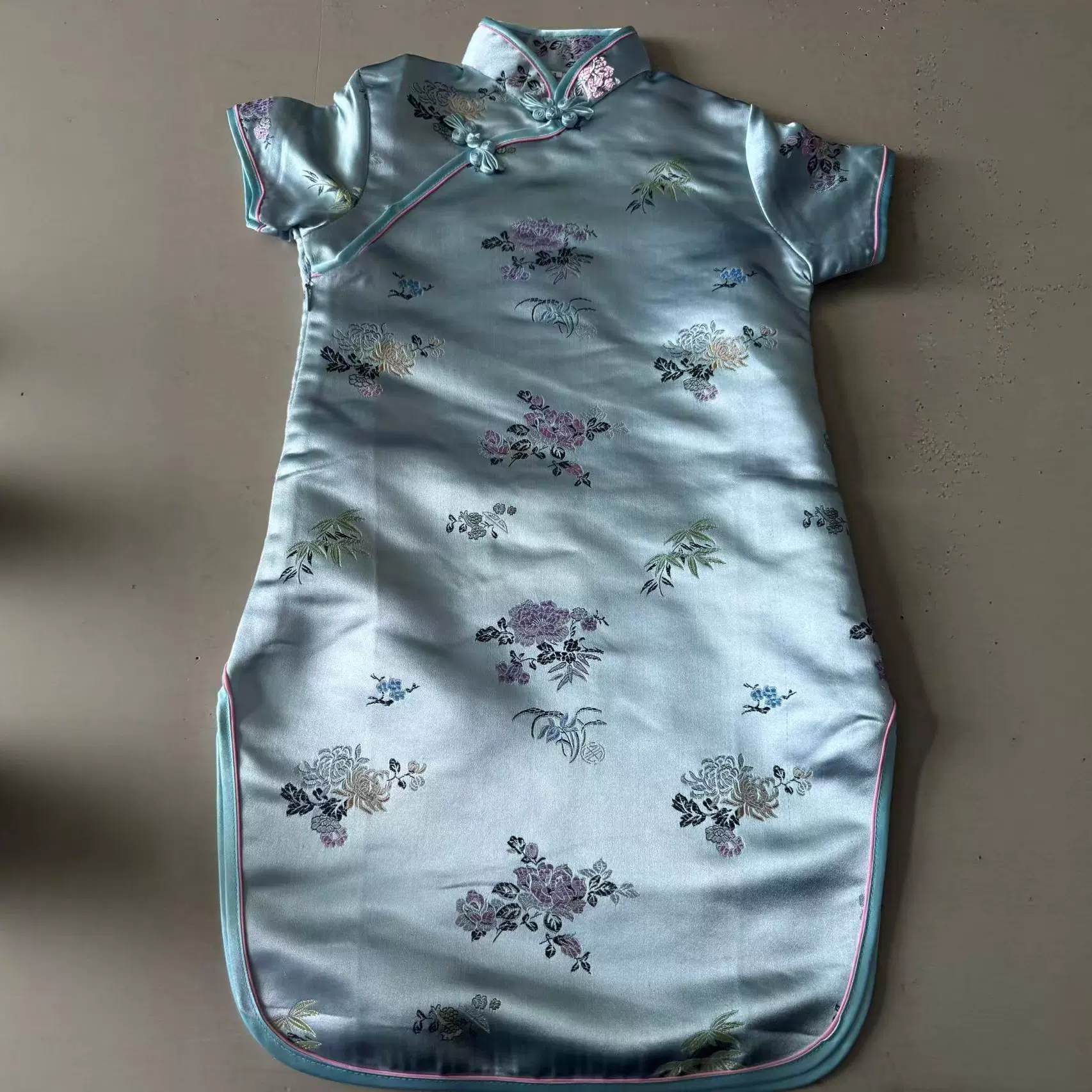 跨镜批发春秋季 龙凤织锦缎女童旗袍大红儿童中式拜年服外贸礼服