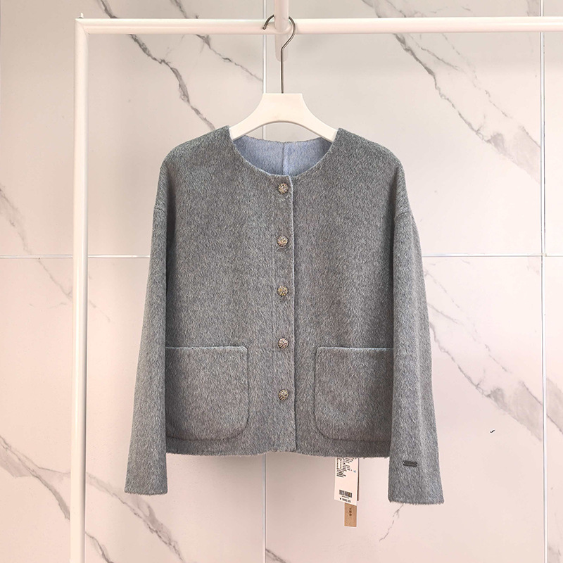 2025 New Autum Round Neck Single-Breasted Double-Sided Woolen Outwear Short Outwear for Women 1Ga170101/1Ga170102