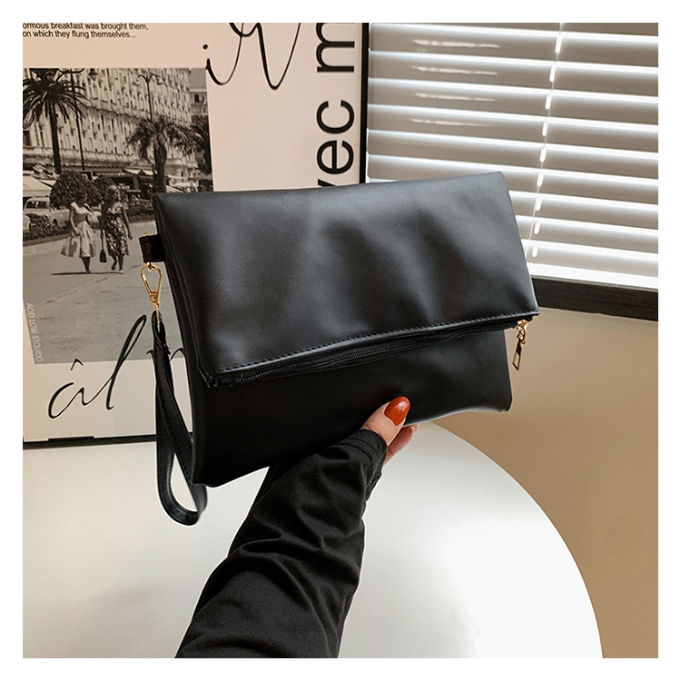 Women's Small All Seasons Pu Leather Solid Color Fashion Square Magnetic Buckle Clutch Bag display picture 21