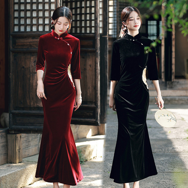 Elegant long autumn cheongsam