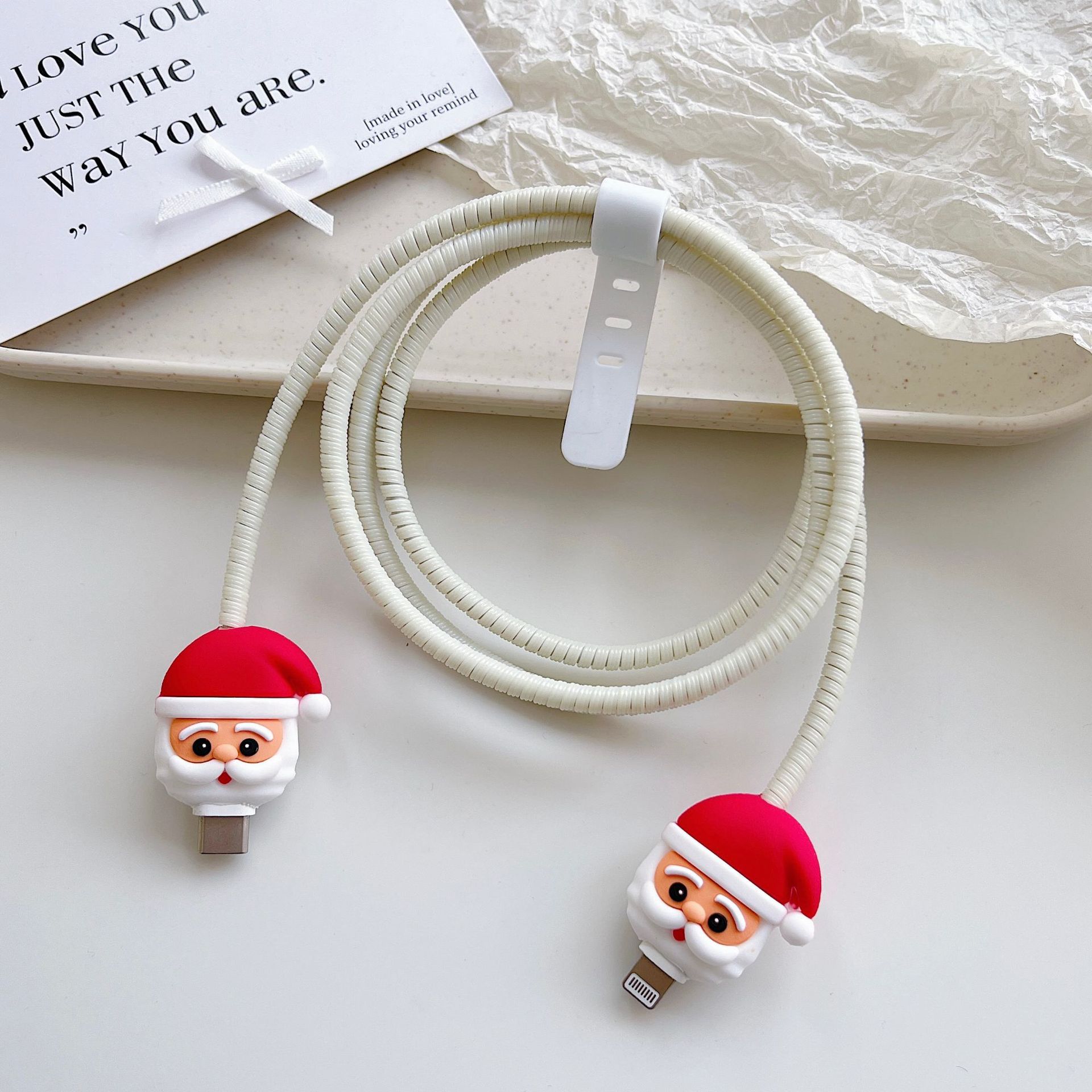 Amazon cartoon cable de datos cubierta adecuada para Apple Android cable de datos de carga rápida cuatro piezas en stock al por mayor