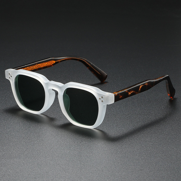 Trend fashionable sunglasses