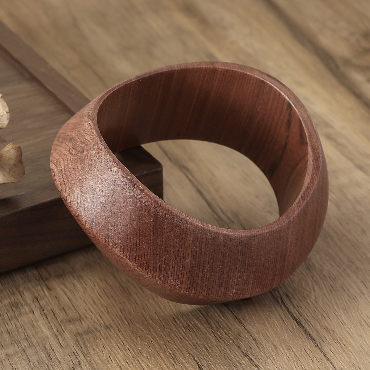 50g Weight Bangle Classification Wood Chain Material 1 Piece Quantity Holiday, Party Occasion Wood Material Geometric Pattern All Seasons Season Unisex Gender Retro, Classic Style Style Retro Classic Style Geometric Wood Bangles Wholesale 18