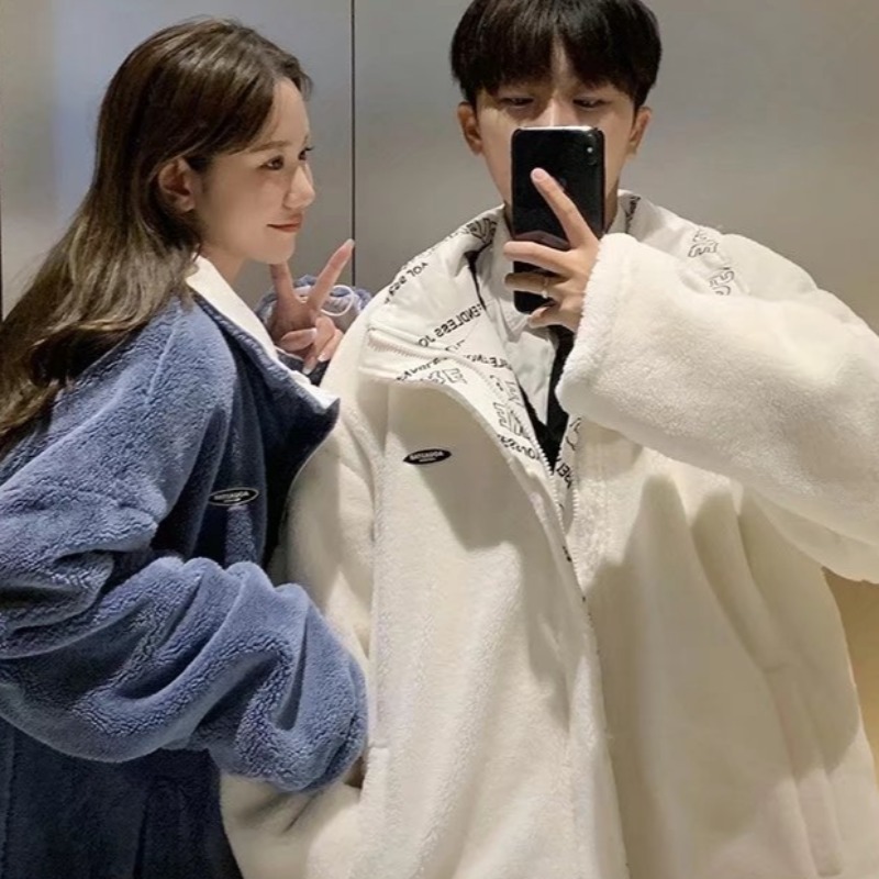 Abrigo de algodón acolchado de lana de cordero de doble cara para hombre Otoño e Invierno estilo de Hong Kong abrigo de algodón acolchado estampado completo suelto estilo coreano de moda chaqueta acolchada de algodón de pareja a juego