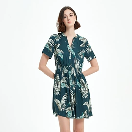 女式衬衫;连衣裙;半身裙