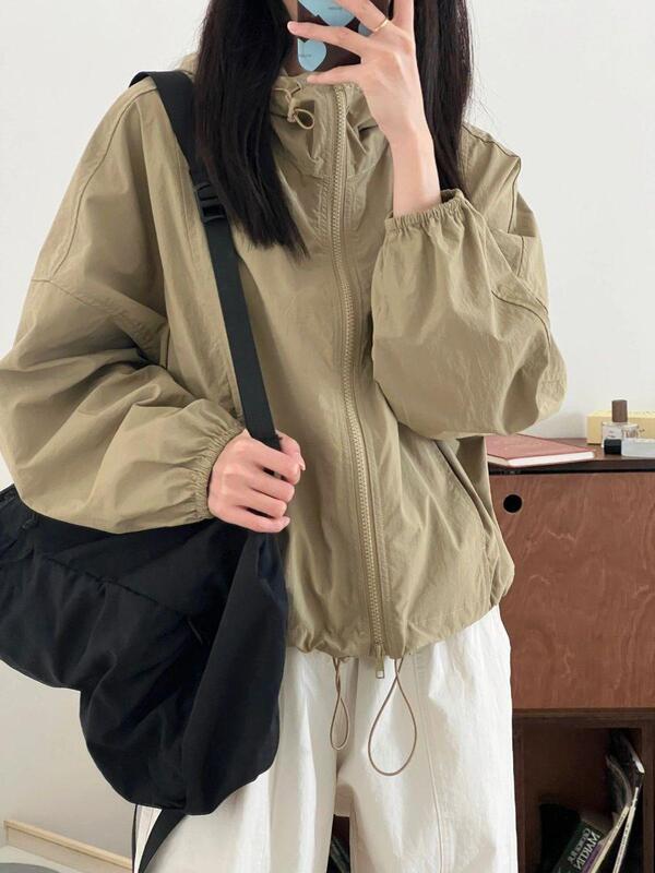 卡其色短款登山服冲锋衣外套女春秋秋季薄款防风工装夹克运动上衣|undefined