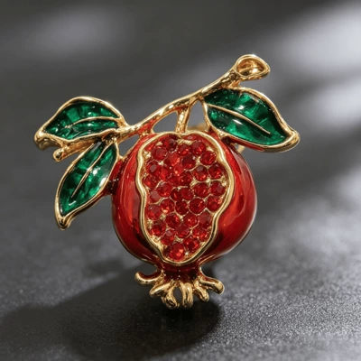 Traditional Chinese-style pomegranate brooch, exquisite enamel pin, high-end accessory for suits and coats, symbolizing abundance and good fortune, a unique and stylish piece of jewelry (Yaxa sancaqları) - red
