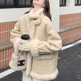 奶呼呼小香风羊羔毛厚外套女冬季新款超好看短款皮毛一体棉服