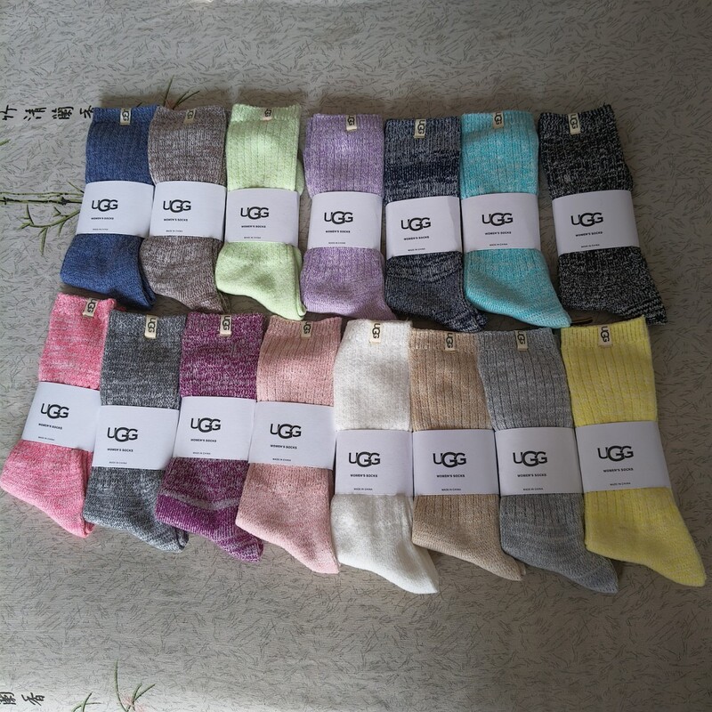 Foreign trade ugg ladies pile socks cloth standard solid color socks autumn and winter warm casual socks threaded women's socks wholesale
