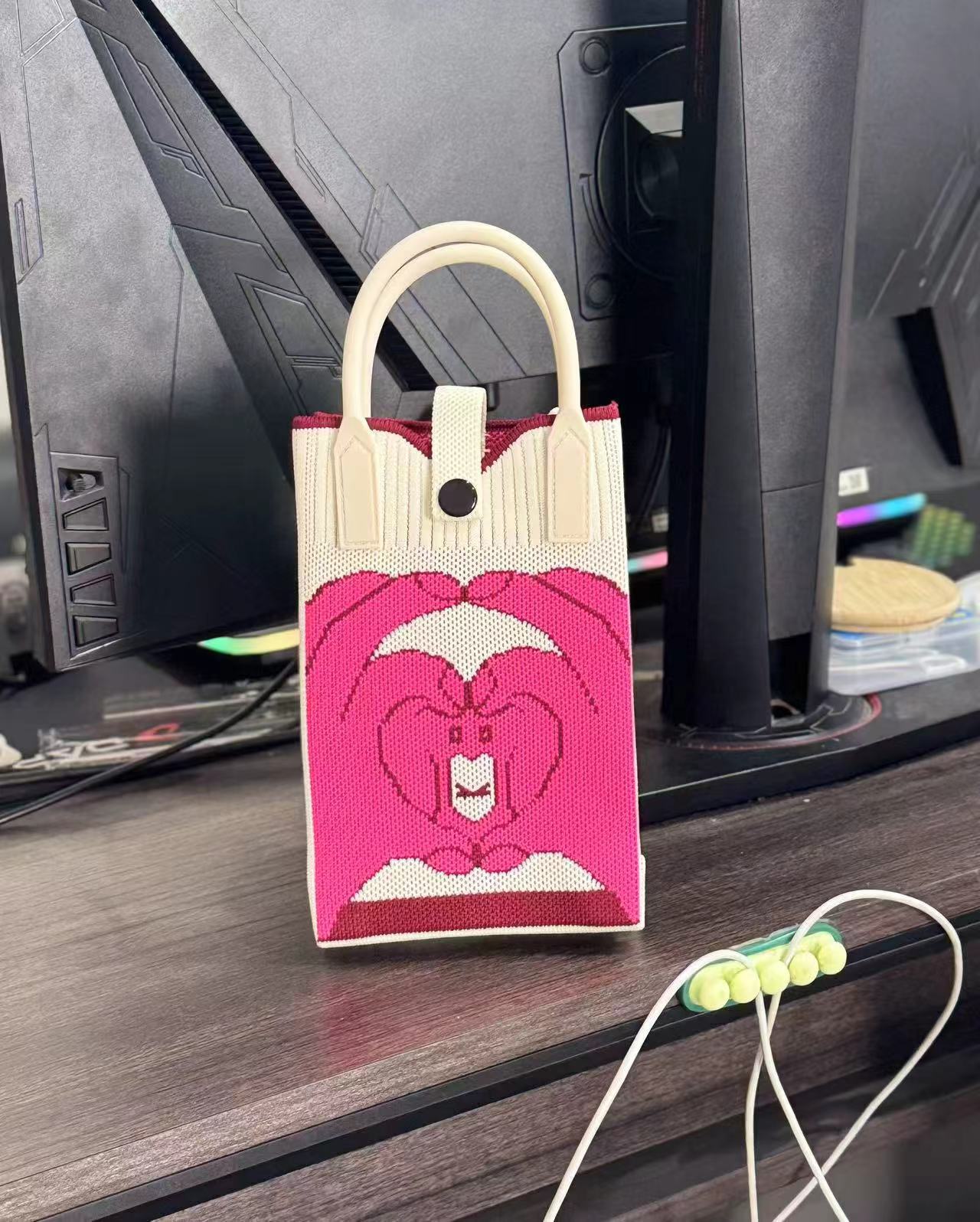 Los gestos comparan el corazón