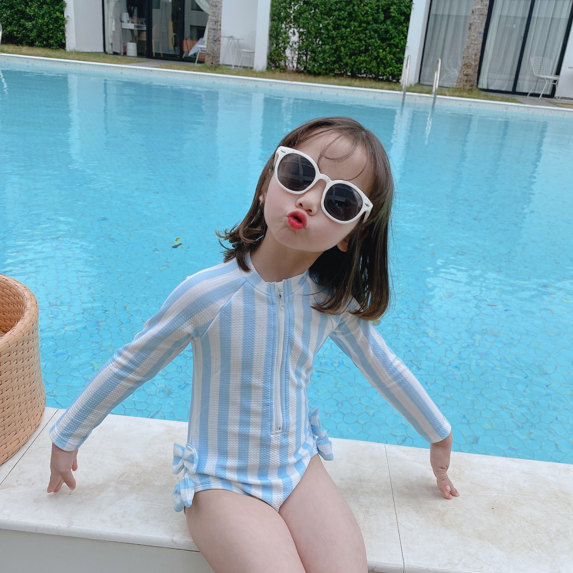 New Korean Style Kidsren's Swimsuit One-Piece Zipper Blue and White Striped Cute Bow Bubble Cloth Small and Medium-Sized Girls' Swimsuit