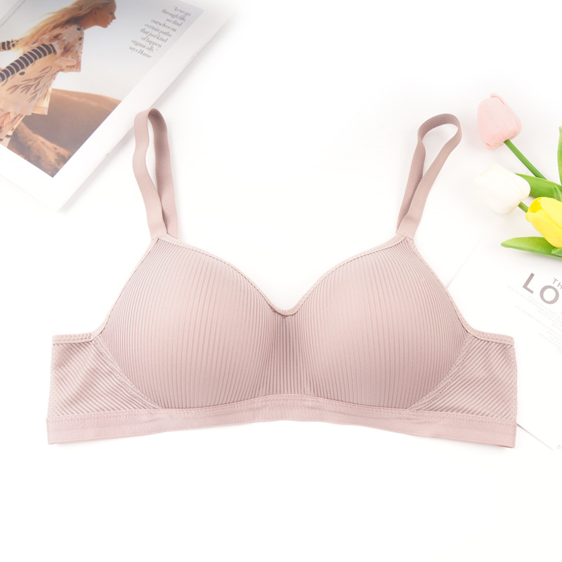Fábrica de Shantou en stock sin anillo de acero para mujeres sujetadores ligeros delgados transpirables cómodos sin marcas de ropa interior sujetadores
